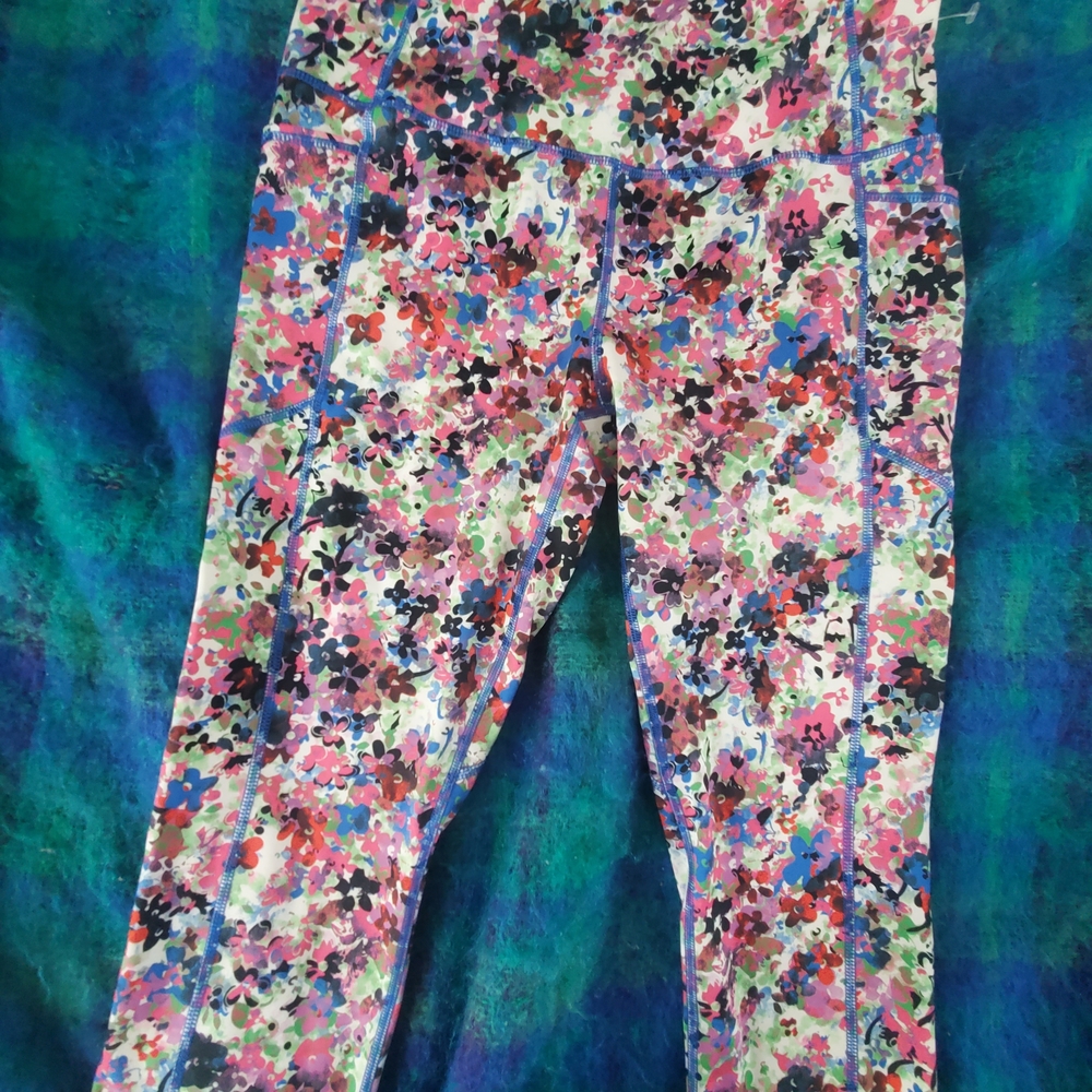 MUUV Women's Vibrant Floral Leggings
